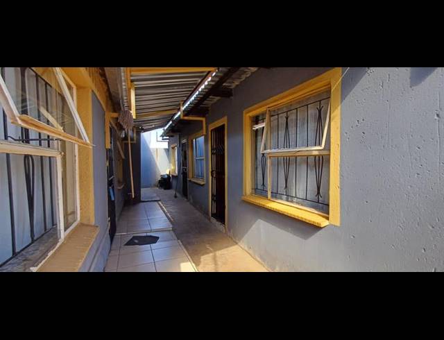 0 BEDROOM HOUSE FOR SALE IN TEMBISA EXT 5